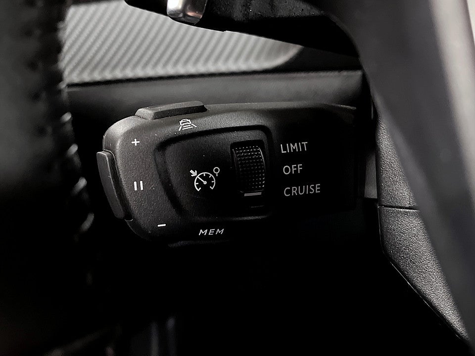 Bild på Peugeot 2008 Allure 1.2 PT 130hk Aut B-KAMERA CARPLAY