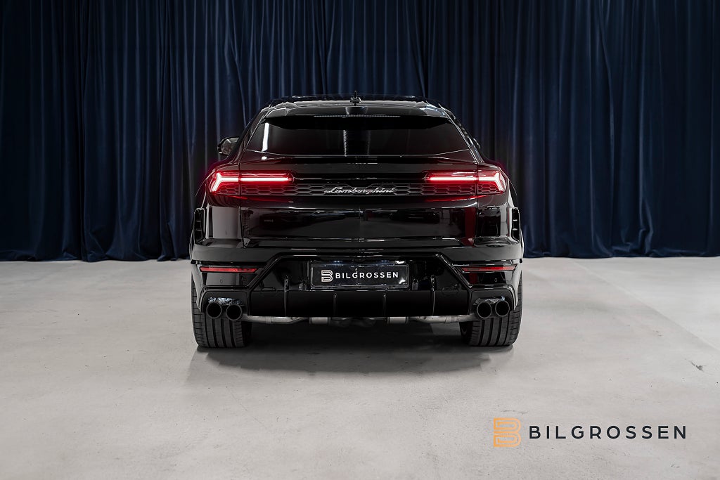 Lamborghini Urus SE Style-P Dark Carbon Adv 3D B&O Nero Helene 23” NY