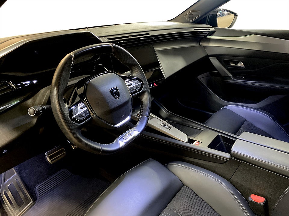 Bild på Peugeot 408 GT 1.2 PT 130hk Aut ELSTOL ELBAKLUCKA BACKKAMERA