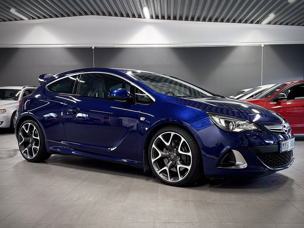 Opel Astra OPC 2.0 Turbo Skalstolar Navi Rattvärme Välskött!