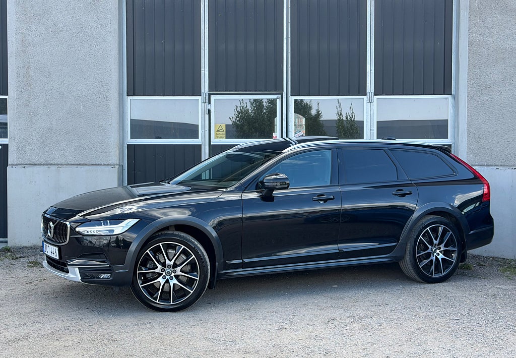 Volvo V90 Cross Country D5 AWD Inscription Pro Pano B-Kamera Värmare Drag HUD 
