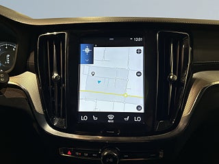 Volvo V60 T6 AWD Inscription Pvärm Pano GPS H/K CarPlay HuD SoV – bild 15
