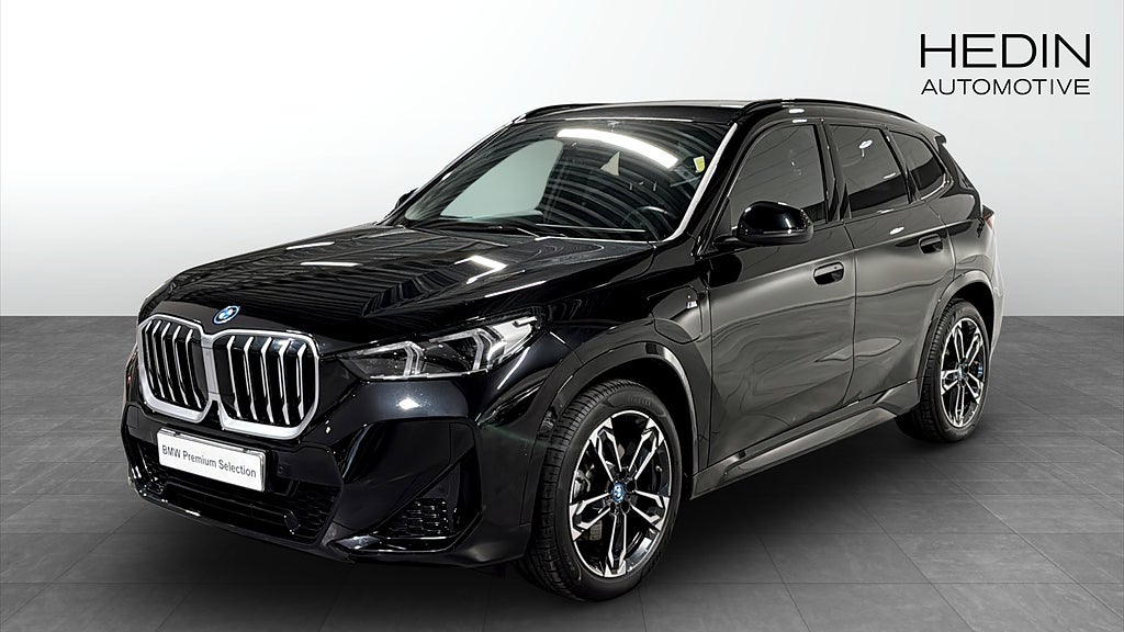 BMW X1 xDrive 25e M-Sport / 19" / Drag / H&K