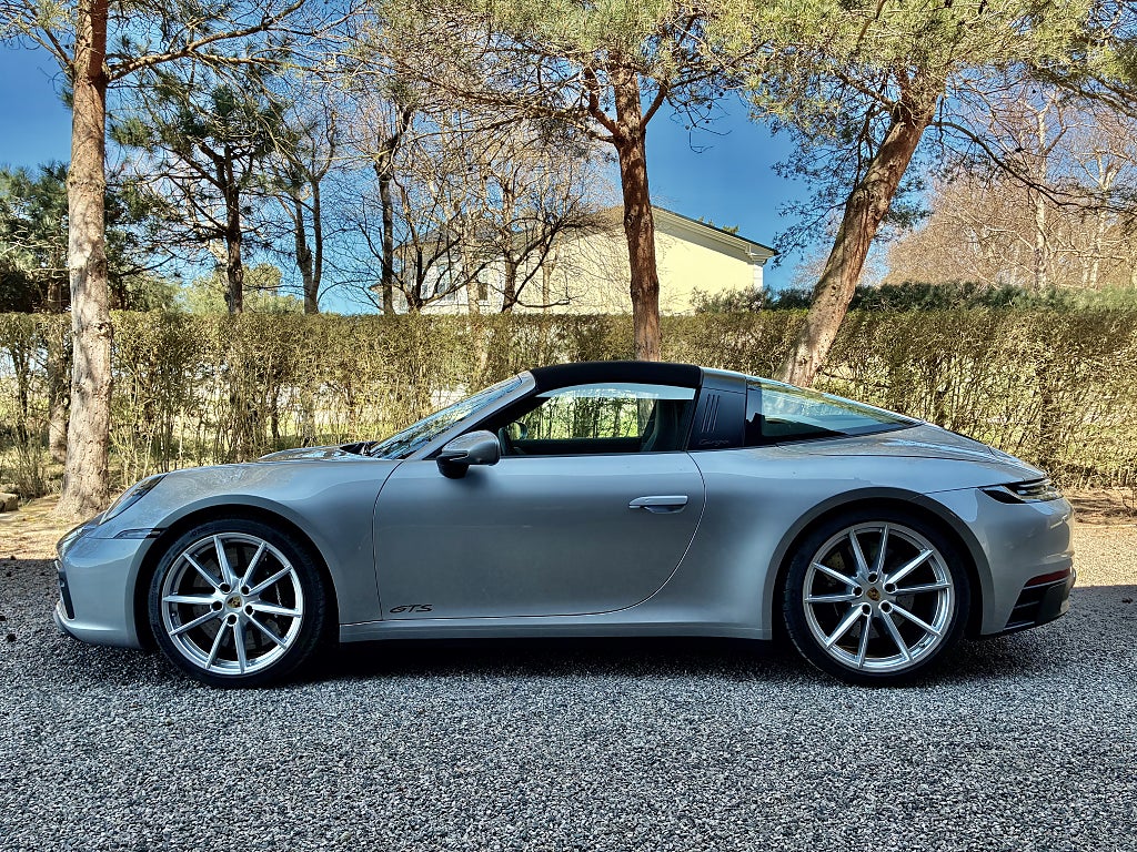 Porsche 992 Targa 4 GTS 1 ägare, VAT/ Moms Helläder Rikl. utr.