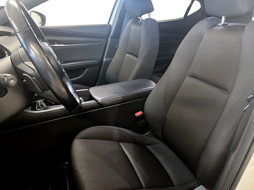 Bild på Mazda 3 Hatchback Sky 2.0 150hk Aut - B-KAMERA,HUD,BOSE