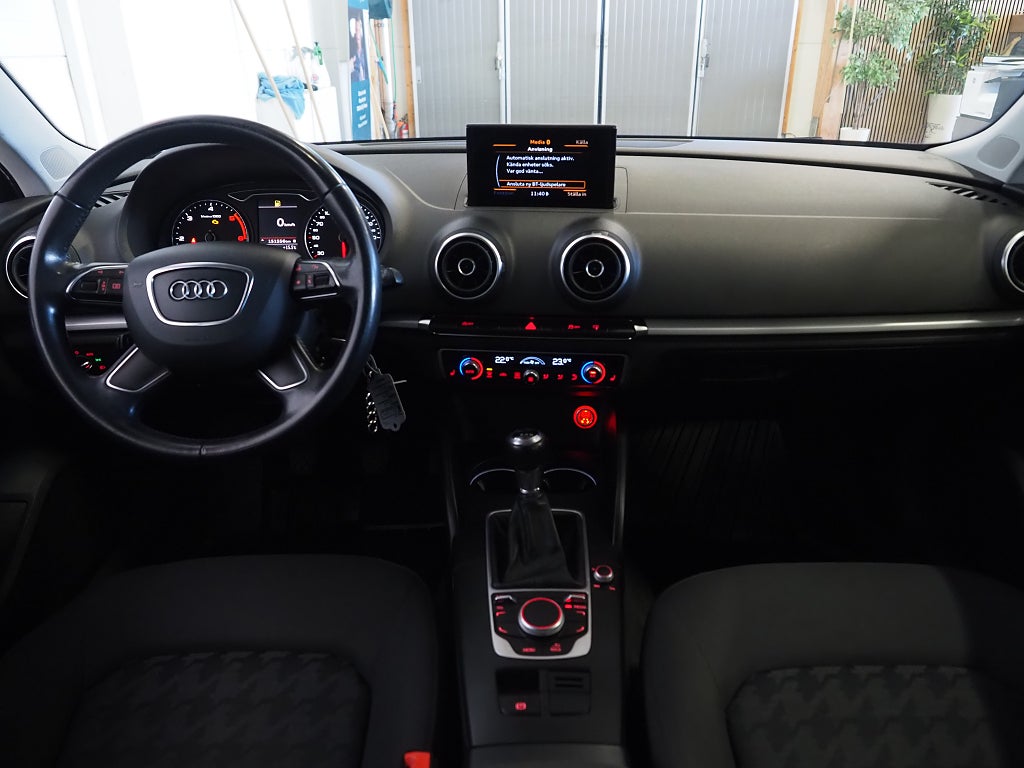 Audi A3 Sportback 1.6 TDI 110hk ultra | Bluetooth | PDC | 2015