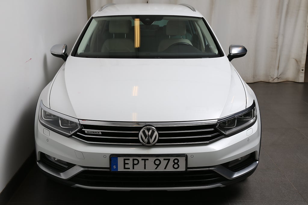 Volkswagen Passat Alltrack 2,0 TDI 190hk 4M Executive DSG Navi Skinn Värmar 2018