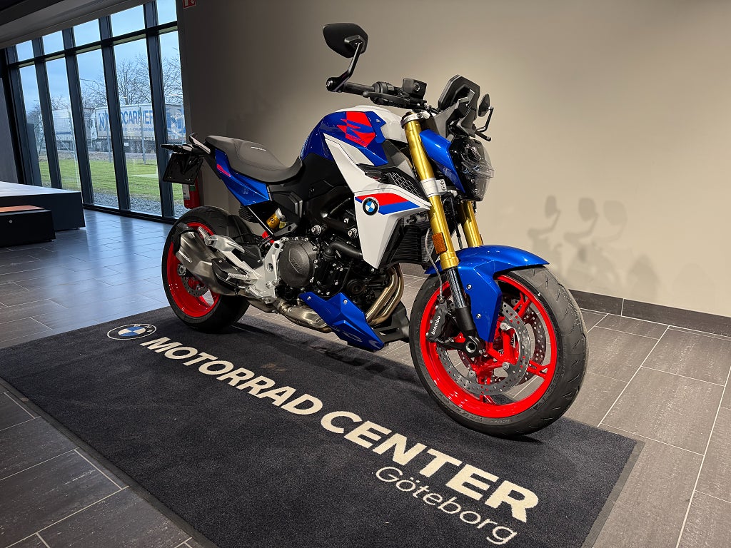 BMW F900R/Ord pris: 138.395kr/Nu: 127.900kr/100mil/Sport
