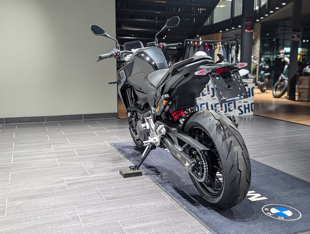 BMW F900R 3,45%/NU: 122.900kr! SPARA: 7.495kr!/Quickshifter/Dynamic.