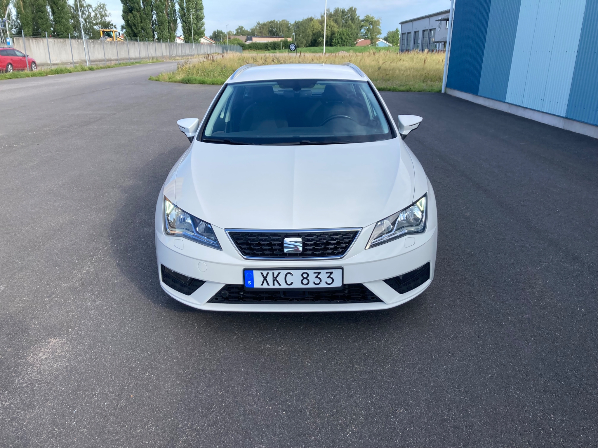Seat Leon 1.6 TDI Euro 6 Kamrem bytt 2018, bild 2/52