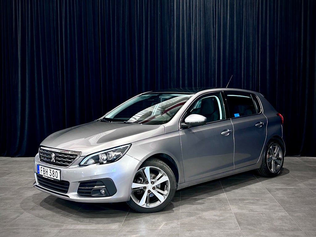 Peugeot 308 1.2 130 Allure PANO CARPLAY KEYLESS NY-KAMREM