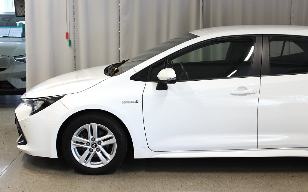 Toyota Corolla Hybrid 122HK, Active, S&V-hjul, B-kamera, 3,99% Ränta