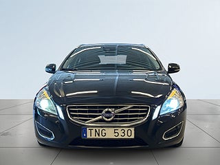 Volvo V60 D3 Summum Drag/MoK-Värm/SoV-Däck/Skinn/KamremBytt/Psens – bild 2