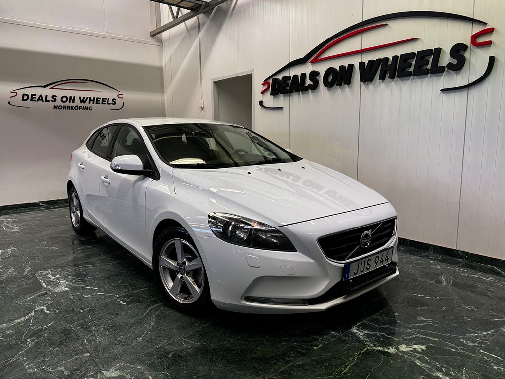 Volvo V40 T2 Kinetic Euro 6 Ny Servad