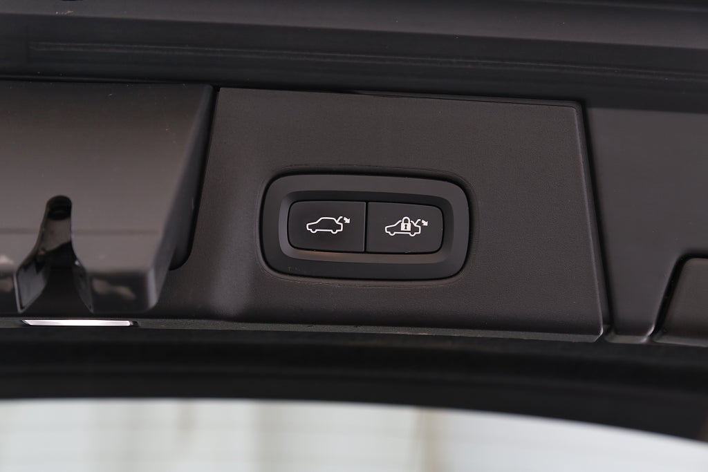 Volvo V90 Recharge T8 II R-Design AWD Pano 360° HuD Loungepkt