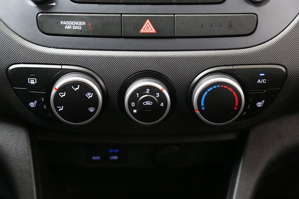 Hyundai i10 1,0 blue 67hk Comfort Automat 5D Motorvärmare 2018