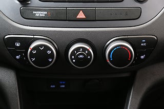 Halvkombi Hyundai i10 17 av 20