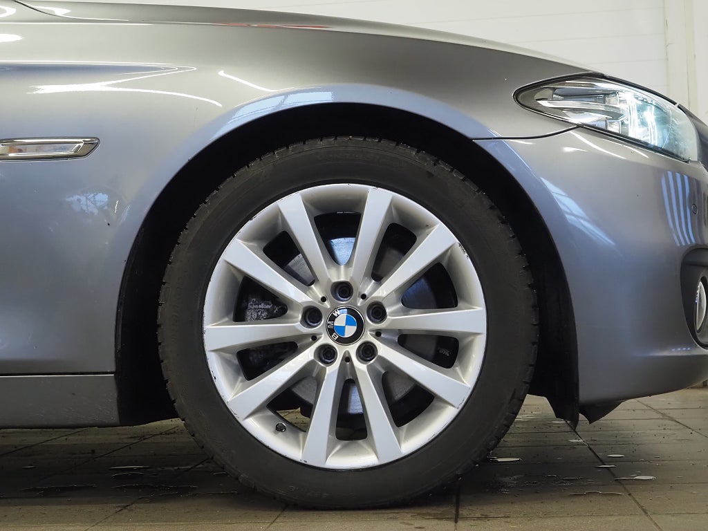 BMW 520d xDrive Touring Steptronic M-Ratt Skinn Dragkrok PDC