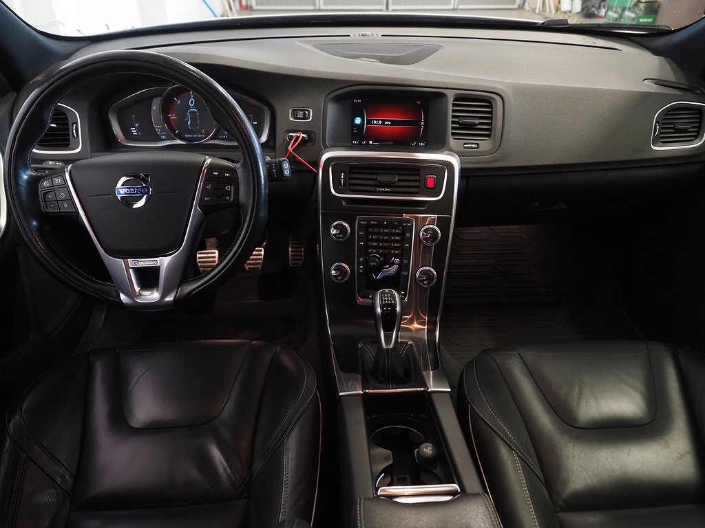 Volvo V60 D4 190hk Classic R-Design Drag H/K VOC Skinn 2018