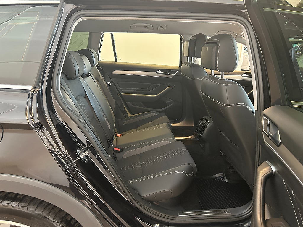 Volkswagen Passat 2022 - miniatyr 8