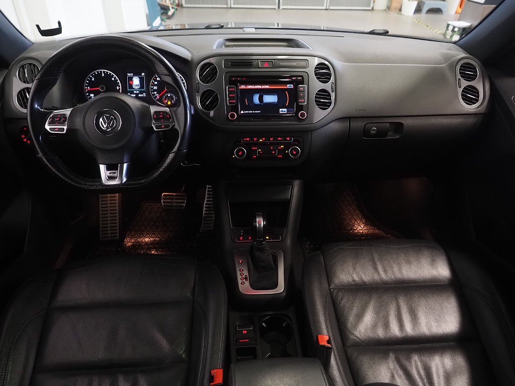 Volkswagen Tiguan TDI 177hk  4M R-Line | Pano | D-värm | Drag | Kamera | 2015
