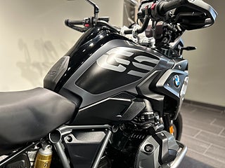 BMW R1250GS / 3,45% ränta/Triple Black / 3 väskor / Endast 1258 mil!