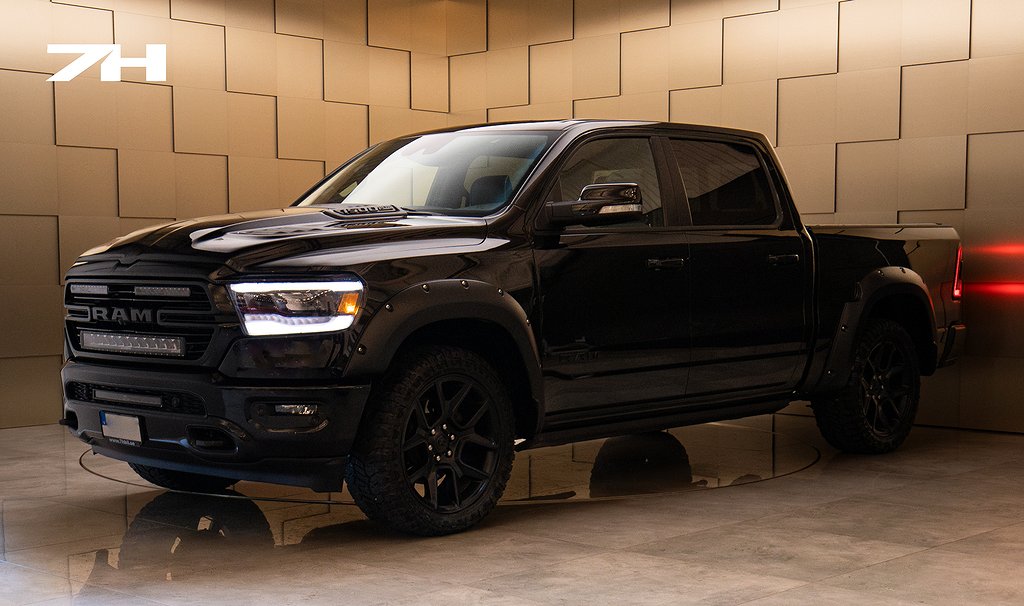 Dodge RAM 1500 Crew Cab Laramie Night Ed. Leasbar / OBS SPEC! 