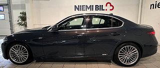 Alfa Romeo Giulia 2.2 16V Super Kamera Mvärm Skinn GPS SoV