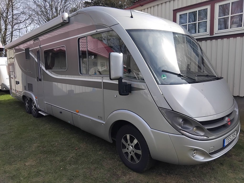 Bürstner 810 Elegance 3,0 Hydraliska stödben