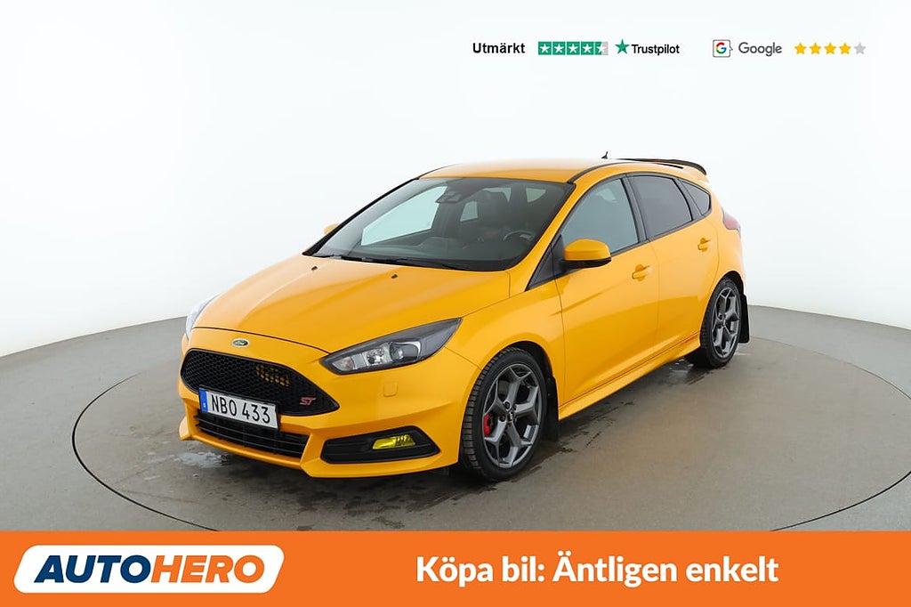 Ford Focus ST 2.0 EcoBoost / RECARO, PDC, Keyless,