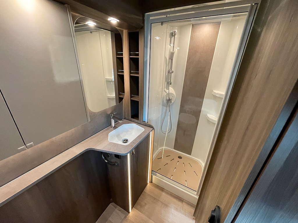 Kabe Imperial 630 TDL KS / AC / Box-markis / Solcell / ALDE - Kabe