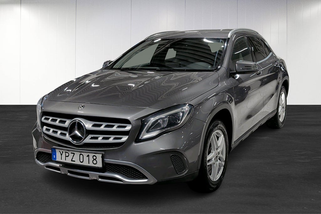 Mercedes-Benz GLA 220 4MATIC Backkamera Drag Elbaklucka