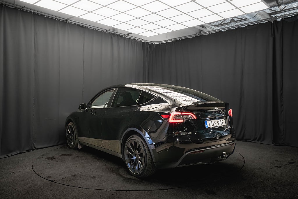 Tesla Model Y Long Range AWD DRAG 20'' ACC-BOST PANORAMA 1-ÄGARE MOMS