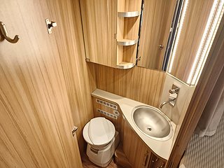 Husbil-halvintegrerad Knaus Sun TI Platinum Selection 13 av 21