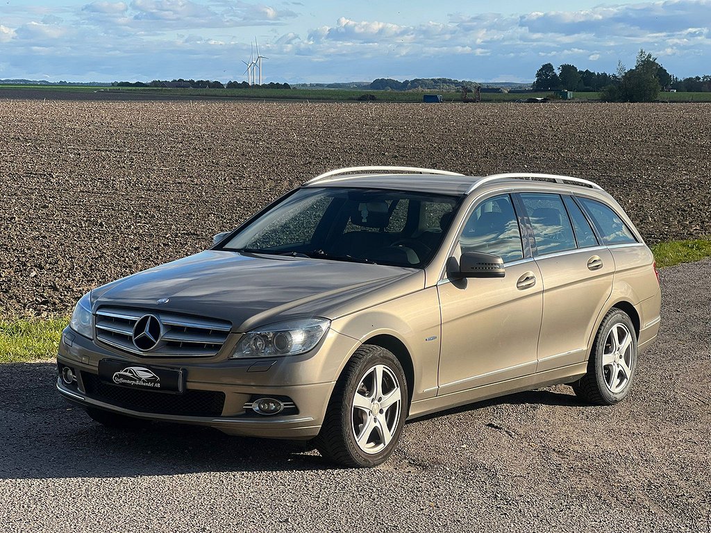 Mercedes-Benz C 180 T CGI BlueEFFICIENCY AUTOMAT Avantgarde 