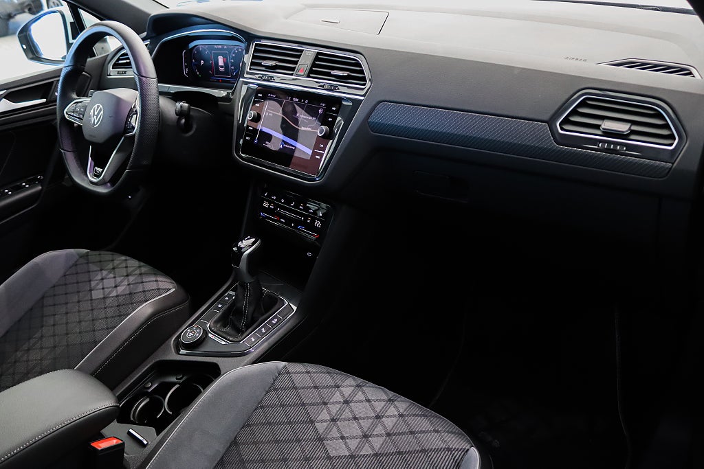Volkswagen Tiguan 2.0 TDI 4Motion R-Line Värmare Drag Navi