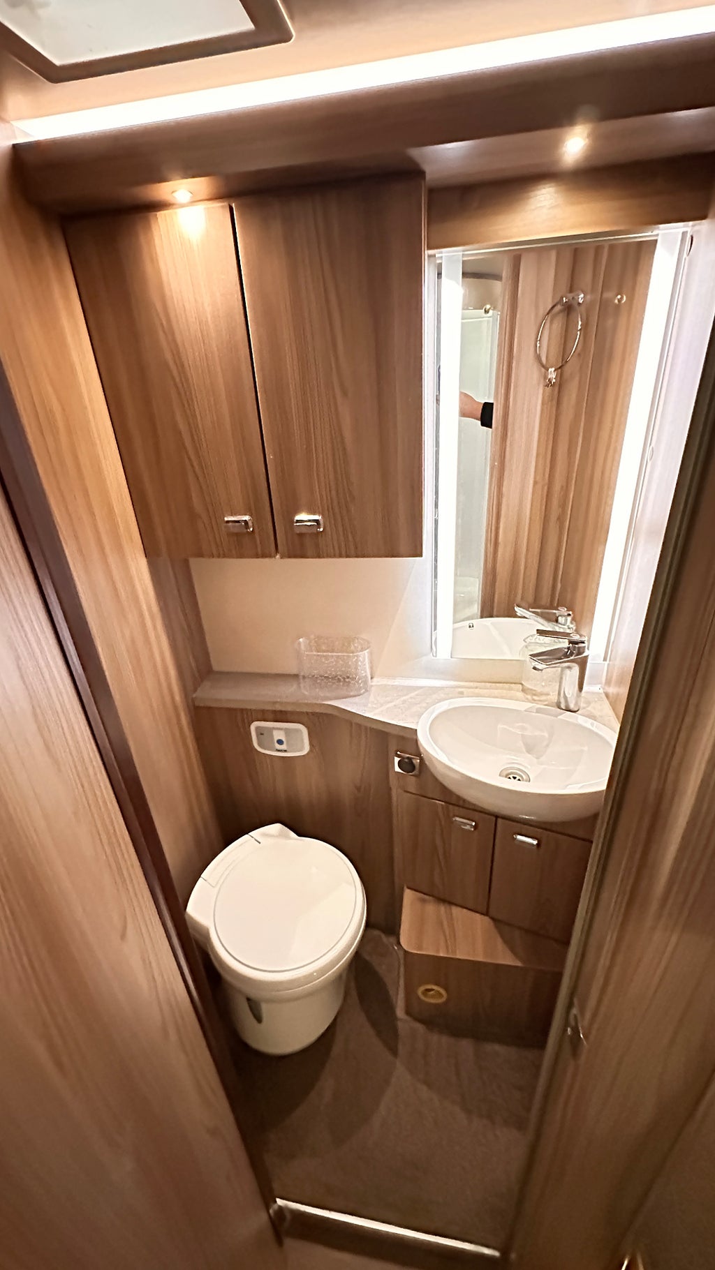 Swift 794 QB Toscane 150HK, Dubbelsäng, 1 ägare thumbnail