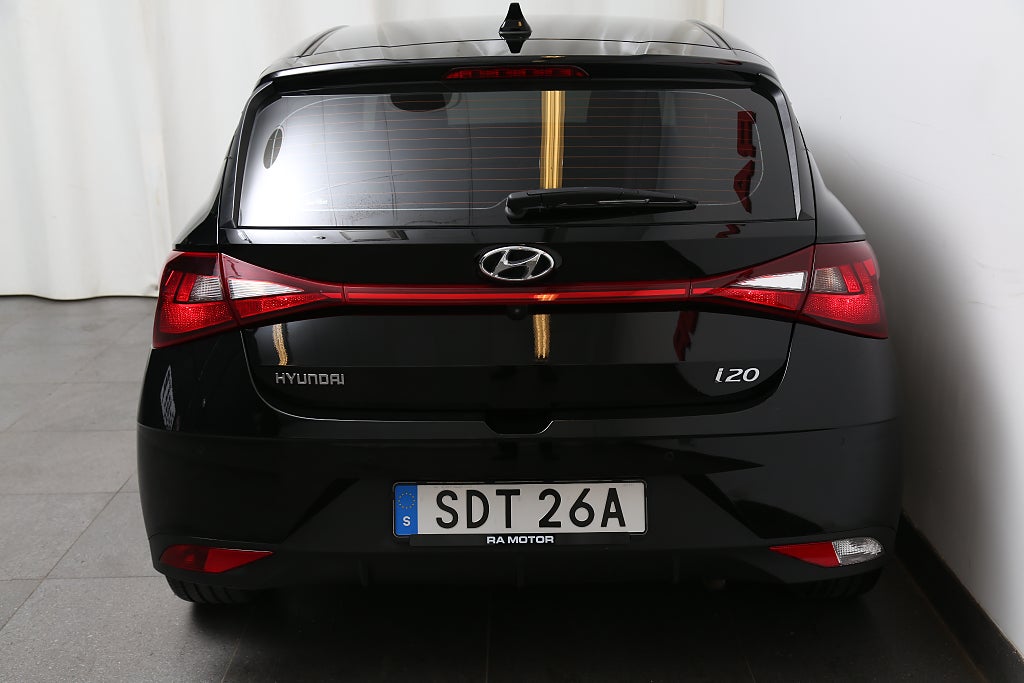 Hyundai i20 1,2 MPi 84hk Essential Kamera CarPlay 1ägare P-sensor 2021