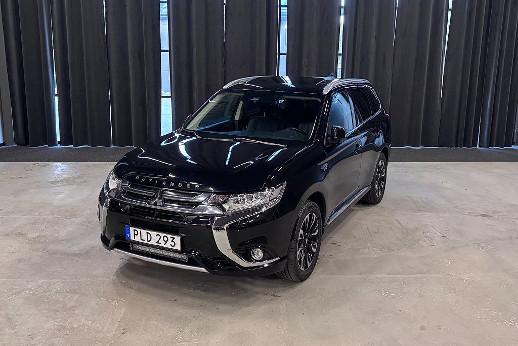 Mitsubishi Outlander PHEV CVT Business|Taklucka|360|Läder|Dragkrok