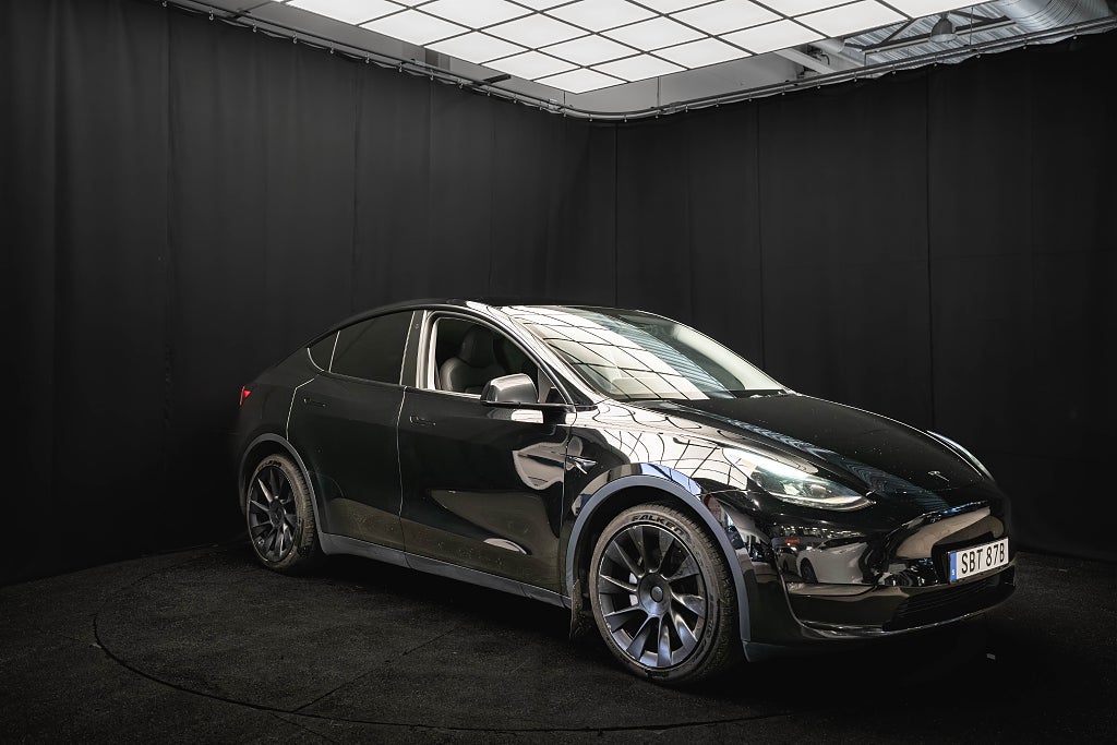 Tesla Model Y Long Range AWD 20'' DRAG PANO 1-ÄGARE 91.2%SoH MOMS