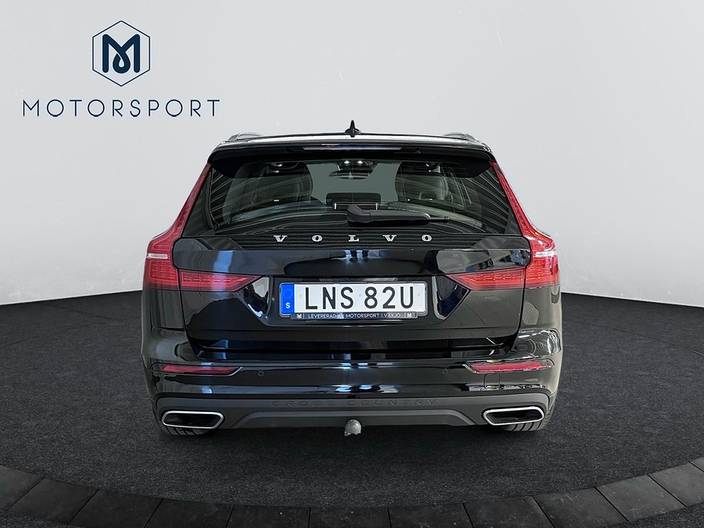 Volvo V60 Cross Country D4 AWD Aut DRAG Värmare Adap farth Carplay Navi bild 5