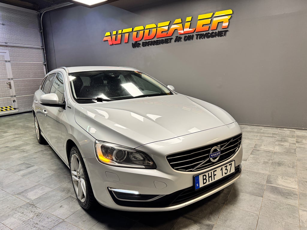Volvo V60 D6 Plug-in Hybrid AWD Geartronic Momentum 283hk