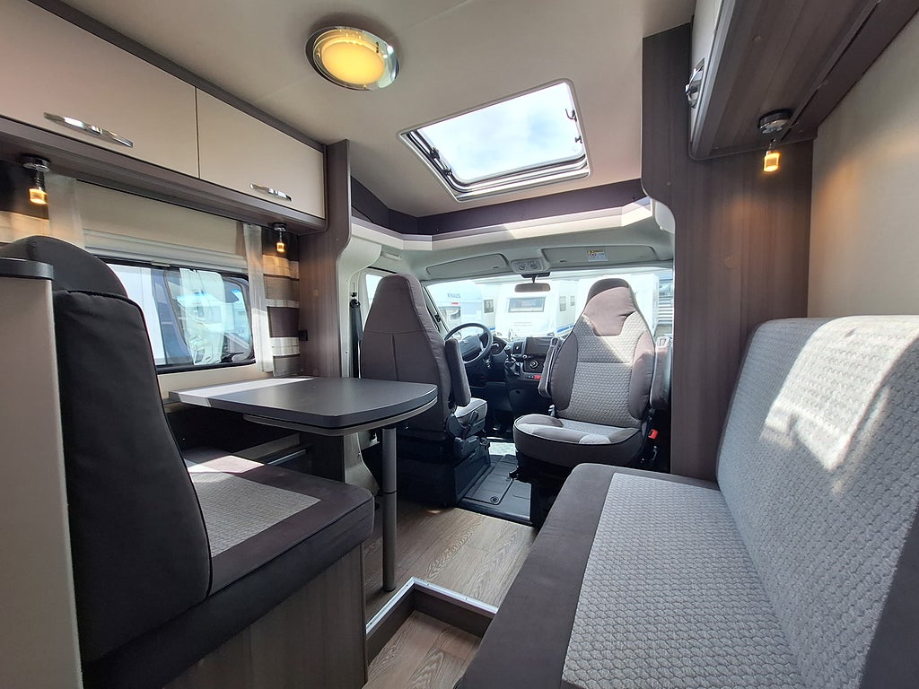 Hobby Optima On Tour T 70 E Långbädd, 1 Ägare