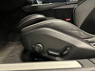 Volvo V60 Recharge T8 AWD Plus Dark R-Design MOMS/1Ägare/Drag/S&V – bild 20