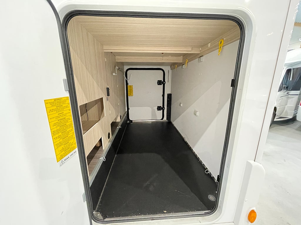 Sun Living A 75 SL / B-körkort/5 bältad/Långbädd/Garage/El-Patron/Fint skic - Sun Living