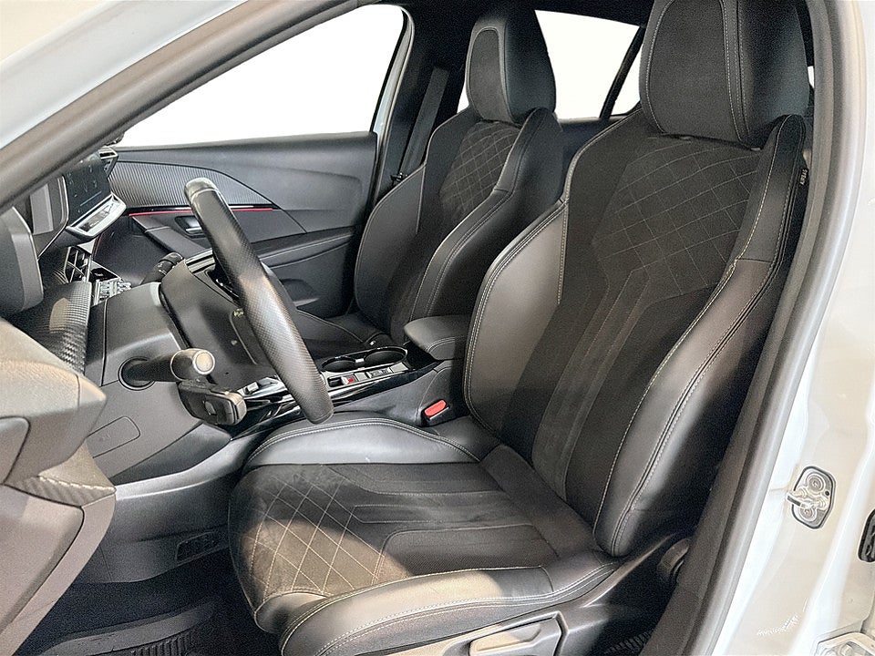 Bild på Peugeot E-208 GT 50kWh 136hk Aut B-KAMERA CARPLAY NAVI