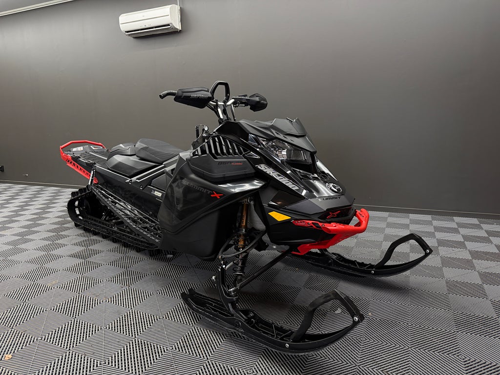 Ski-Doo Summit 850 Turbo Expert 154” SE UTRUSTNING | NY SERVAD | SKINZ