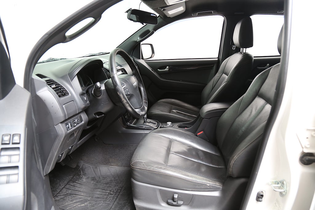 Isuzu D-Max Crew Cab 2,5 4WD 163hk Limited Edition Aut Kåpa Värmare 2015