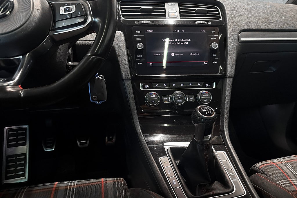 Volkswagen Golf GTI Performance 2.0 TSI Miltek Cookpit B-Kamera Carpaly