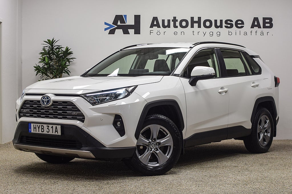 Toyota RAV4 Hybrid AWD-i CarPlay Backkamera Drag Garanti